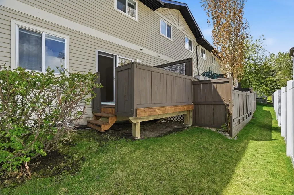 760 Railway Gate SW Airdrie AB T4B 3C5