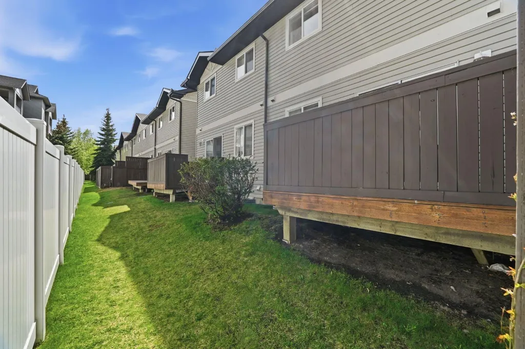 760 Railway Gate SW Airdrie AB T4B 3C5