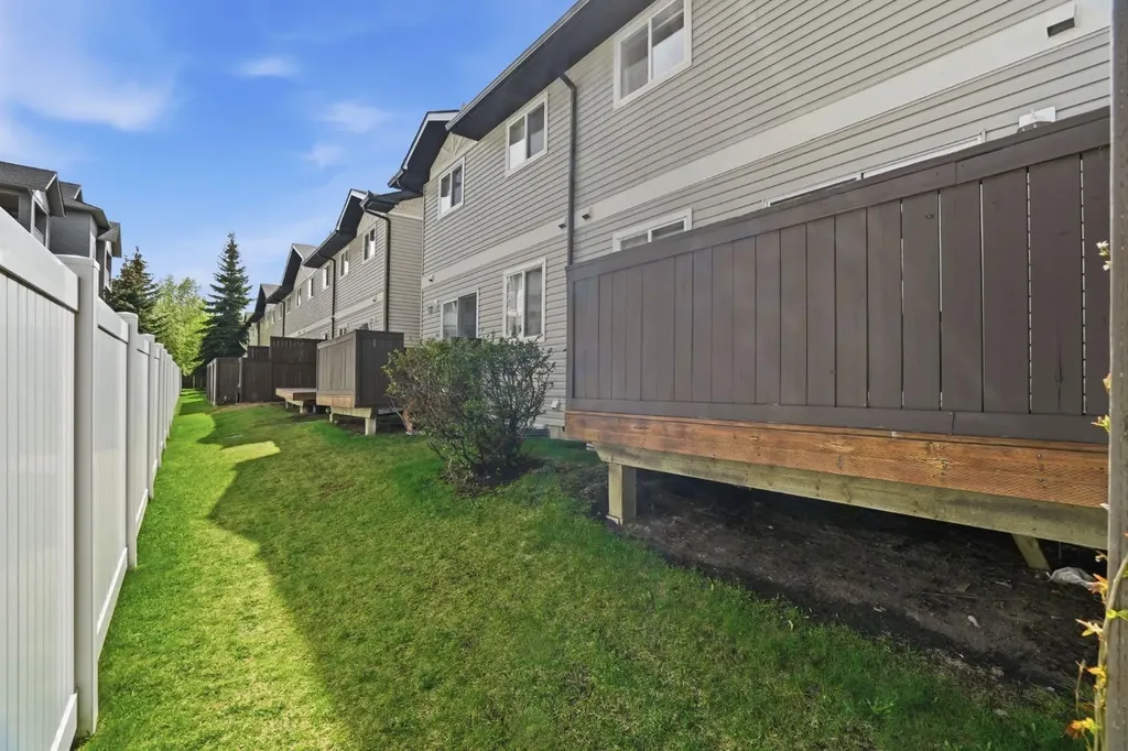 760 Railway Gate SW Airdrie AB T4B 3C5