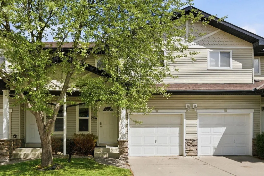 760 Railway Gate SW Airdrie AB T4B 3C5