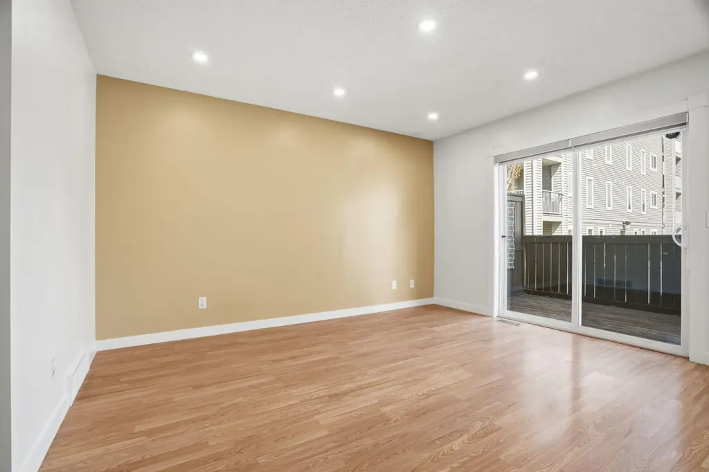 760 Railway Gate SW Airdrie AB T4B 3C5