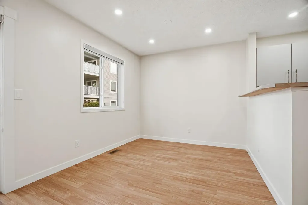 760 Railway Gate SW Airdrie AB T4B 3C5