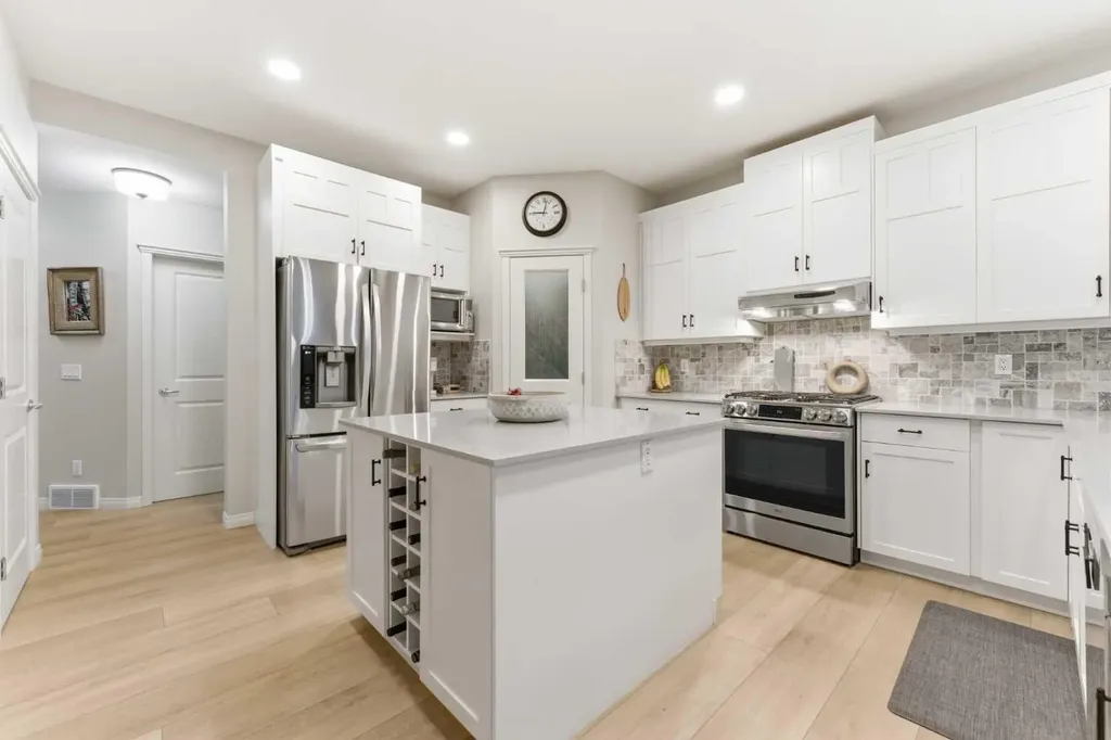 74 Evercreek Bluffs Road SW Calgary AB T2Y 4P2