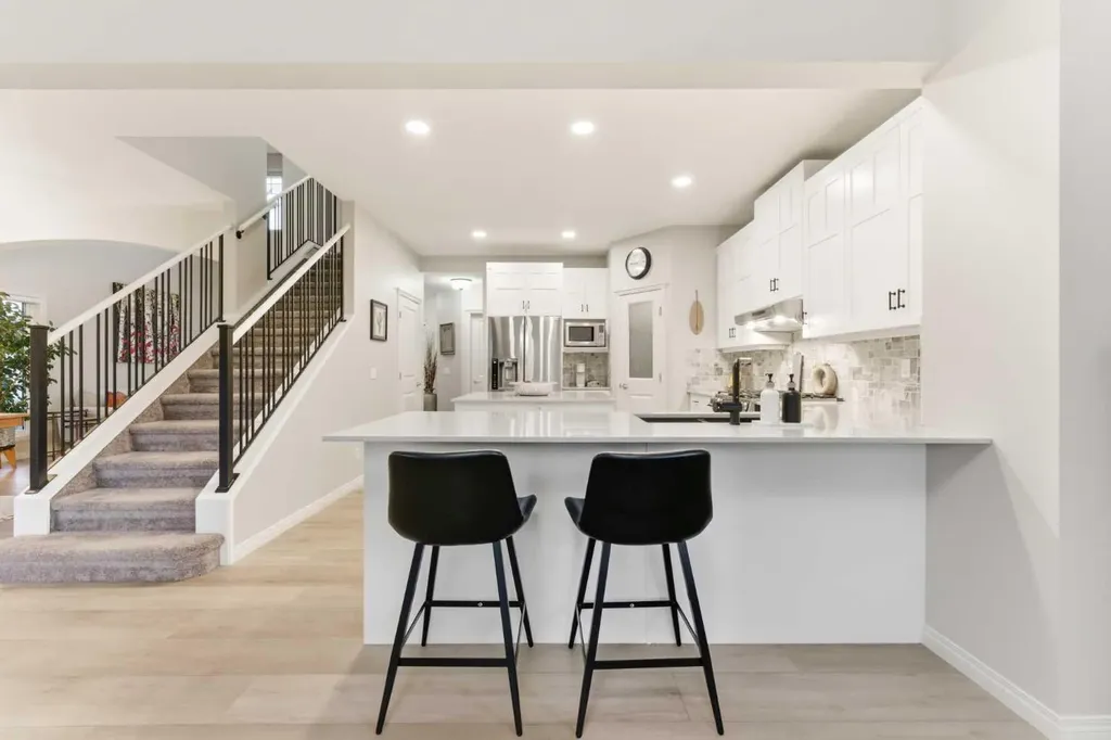 74 Evercreek Bluffs Road SW Calgary AB T2Y 4P2