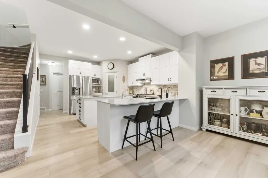 74 Evercreek Bluffs Road SW Calgary AB T2Y 4P2