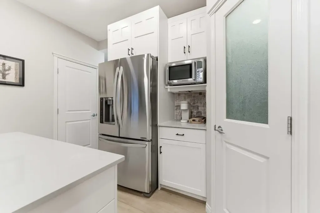 74 Evercreek Bluffs Road SW Calgary AB T2Y 4P2