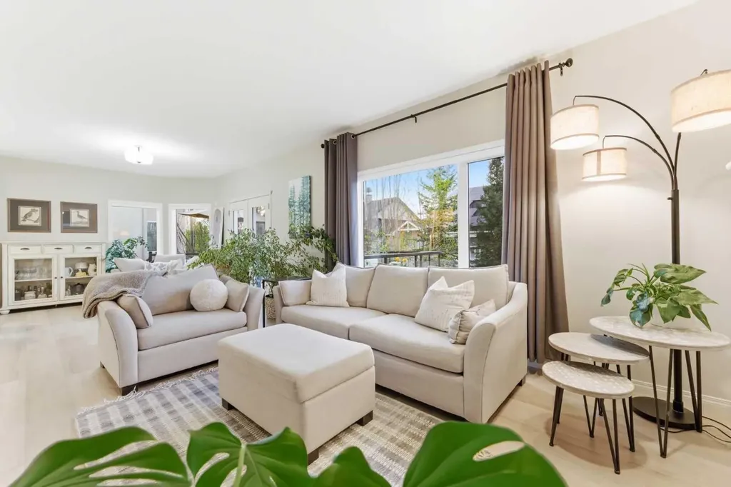 74 Evercreek Bluffs Road SW Calgary AB T2Y 4P2