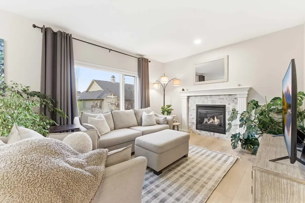 74 Evercreek Bluffs Road SW Calgary AB T2Y 4P2