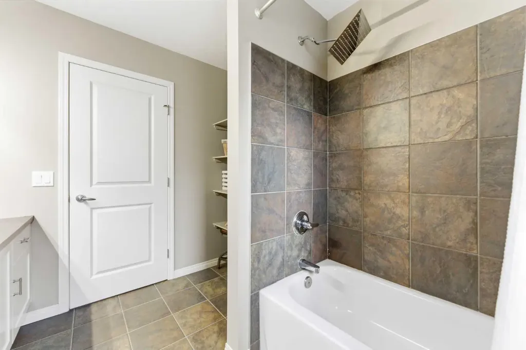 74 Evercreek Bluffs Road SW Calgary AB T2Y 4P2