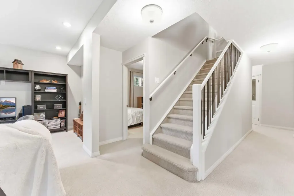 74 Evercreek Bluffs Road SW Calgary AB T2Y 4P2
