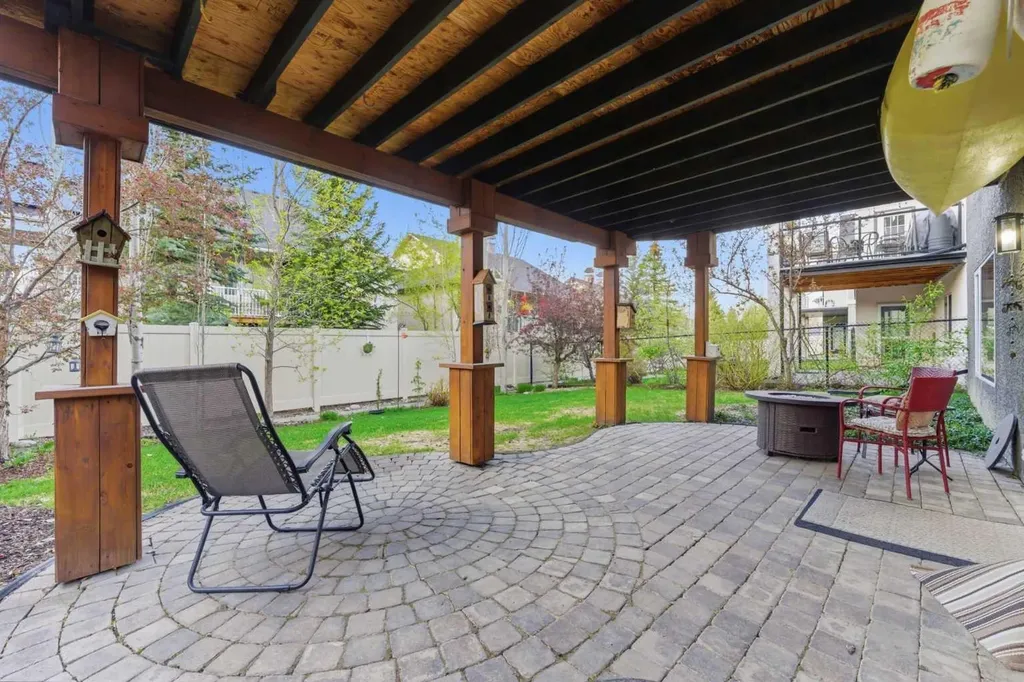 74 Evercreek Bluffs Road SW Calgary AB T2Y 4P2