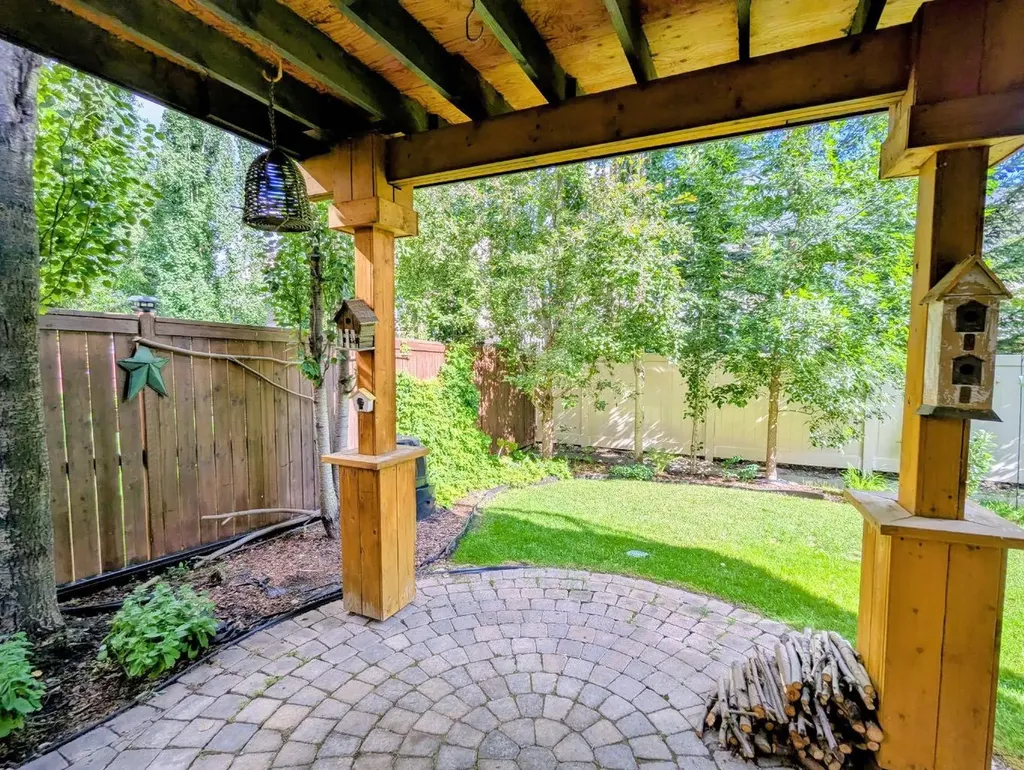 74 Evercreek Bluffs Road SW Calgary AB T2Y 4P2