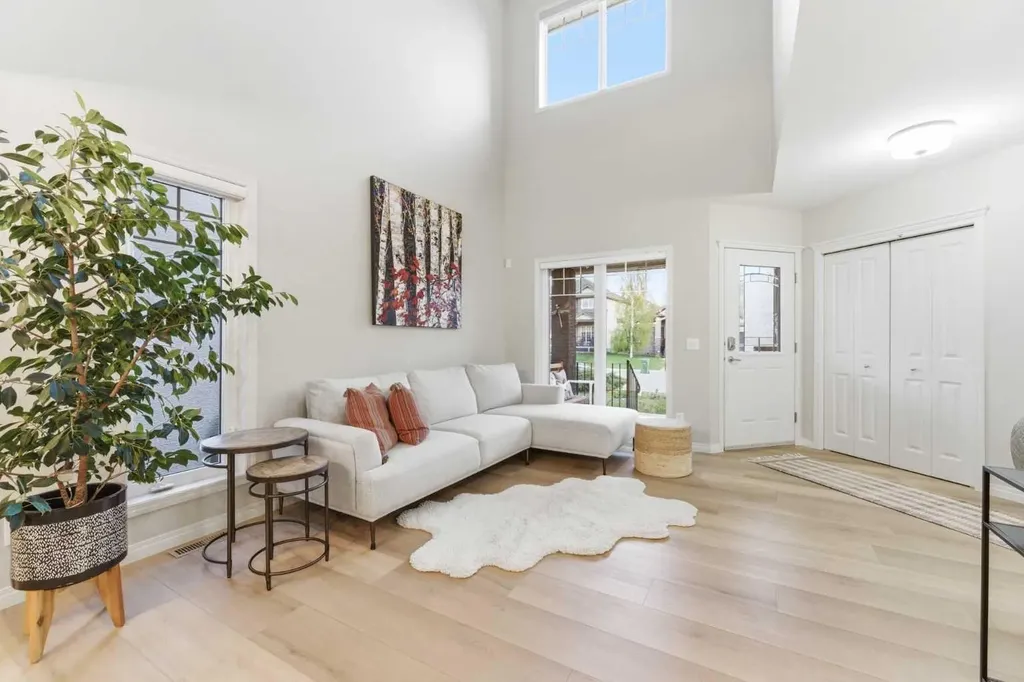 74 Evercreek Bluffs Road SW Calgary AB T2Y 4P2