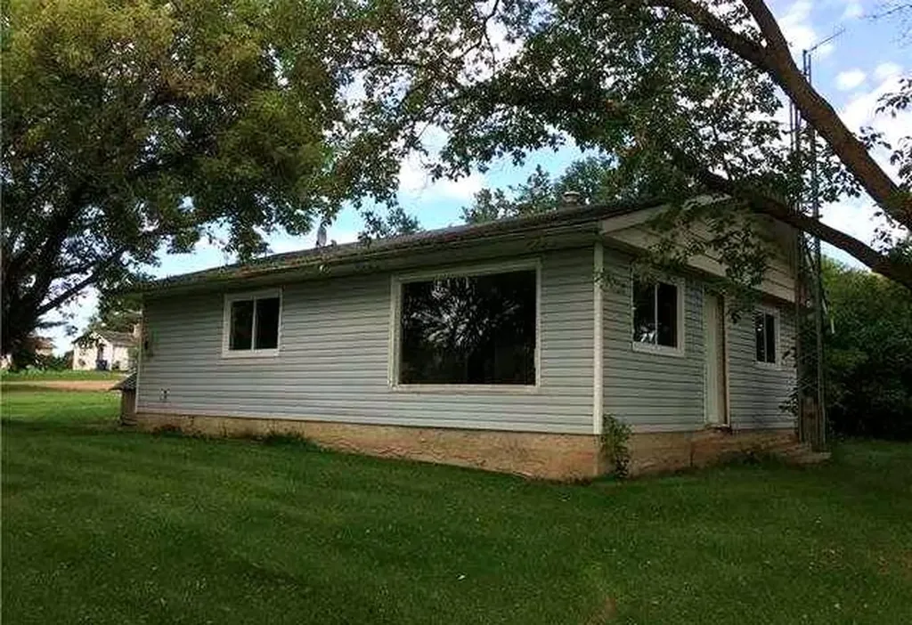 9930 103 Avenue Plamondon AB T0A 2T0