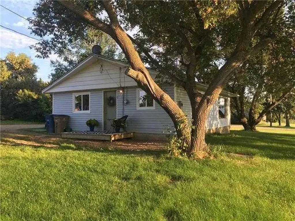 9930 103 Avenue Plamondon AB T0A 2T0