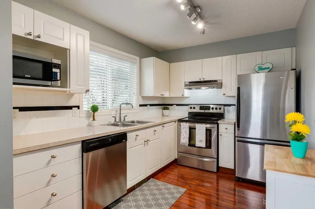 126 Harvest Gold Place NE Calgary AB T3K 4Y2