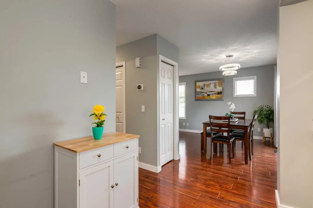 126 Harvest Gold Place NE Calgary AB T3K 4Y2