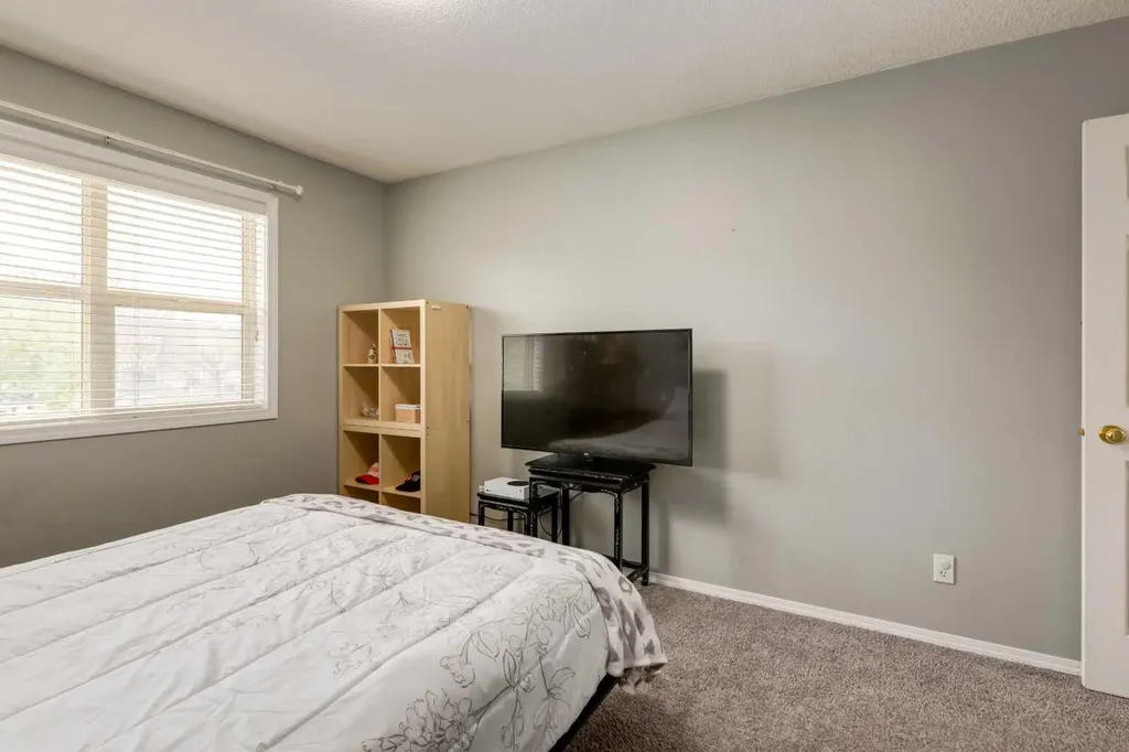 126 Harvest Gold Place NE Calgary AB T3K 4Y2