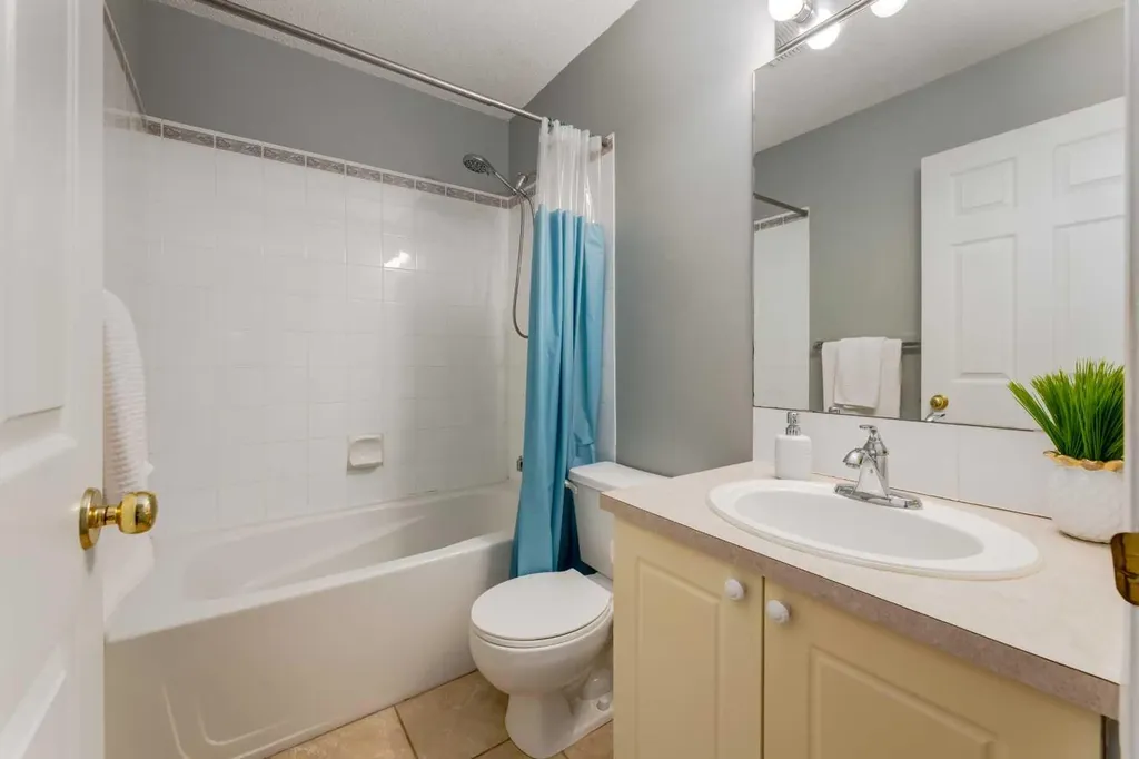 126 Harvest Gold Place NE Calgary AB T3K 4Y2