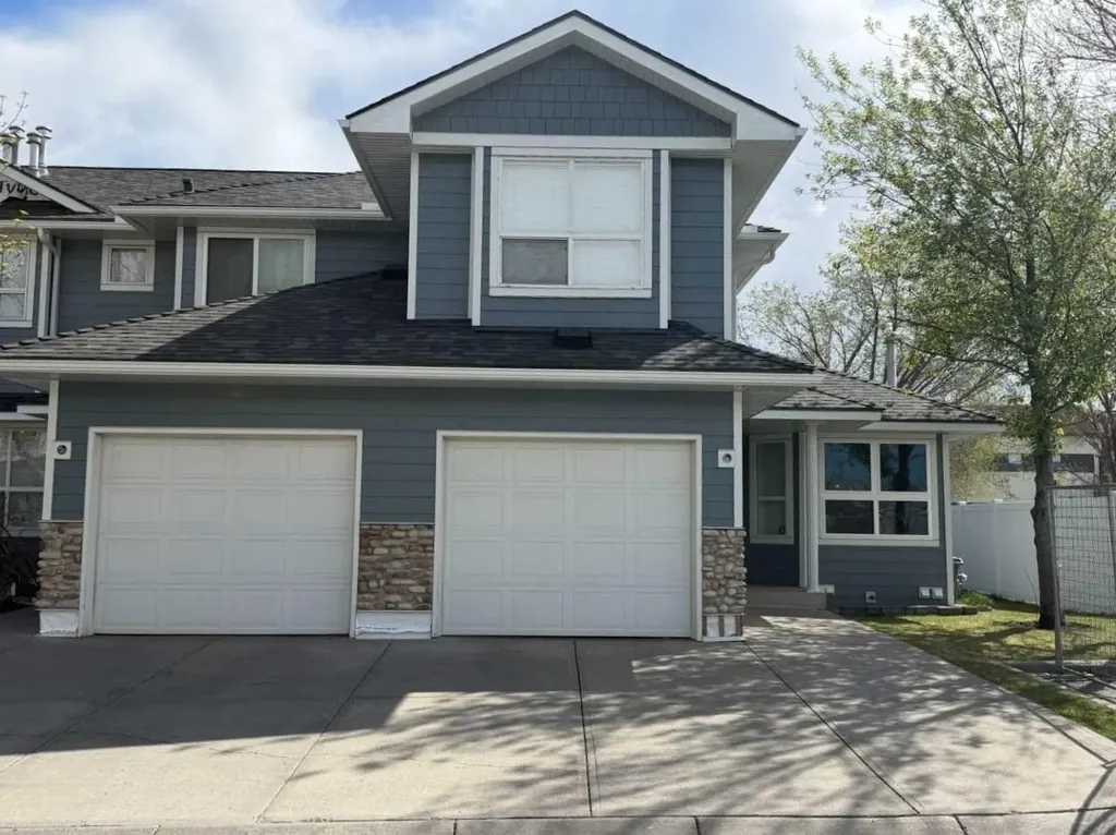 126 Harvest Gold Place NE Calgary AB T3K 4Y2