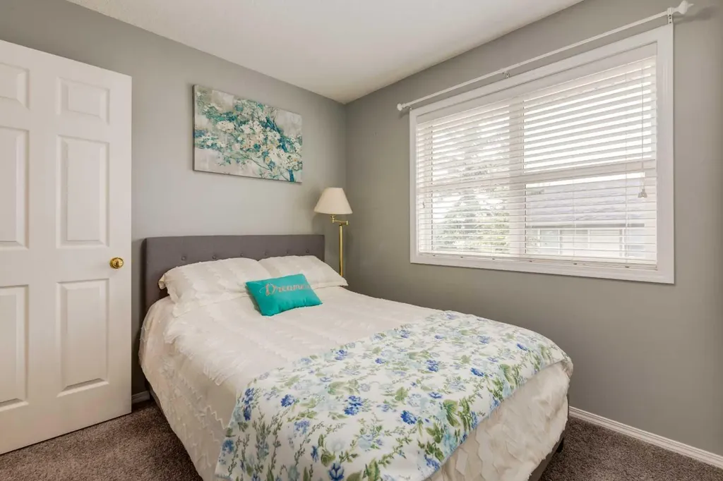 126 Harvest Gold Place NE Calgary AB T3K 4Y2