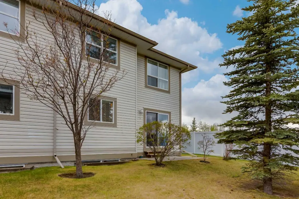126 Harvest Gold Place NE Calgary AB T3K 4Y2