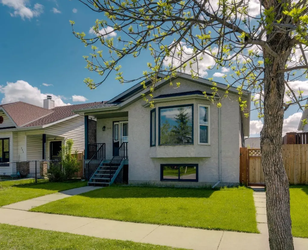 260 Erin Woods Drive SE Calgary AB T2B 3B9