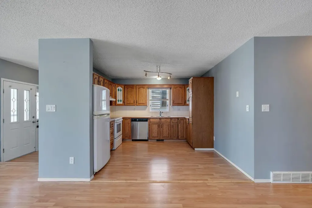 260 Erin Woods Drive SE Calgary AB T2B 3B9