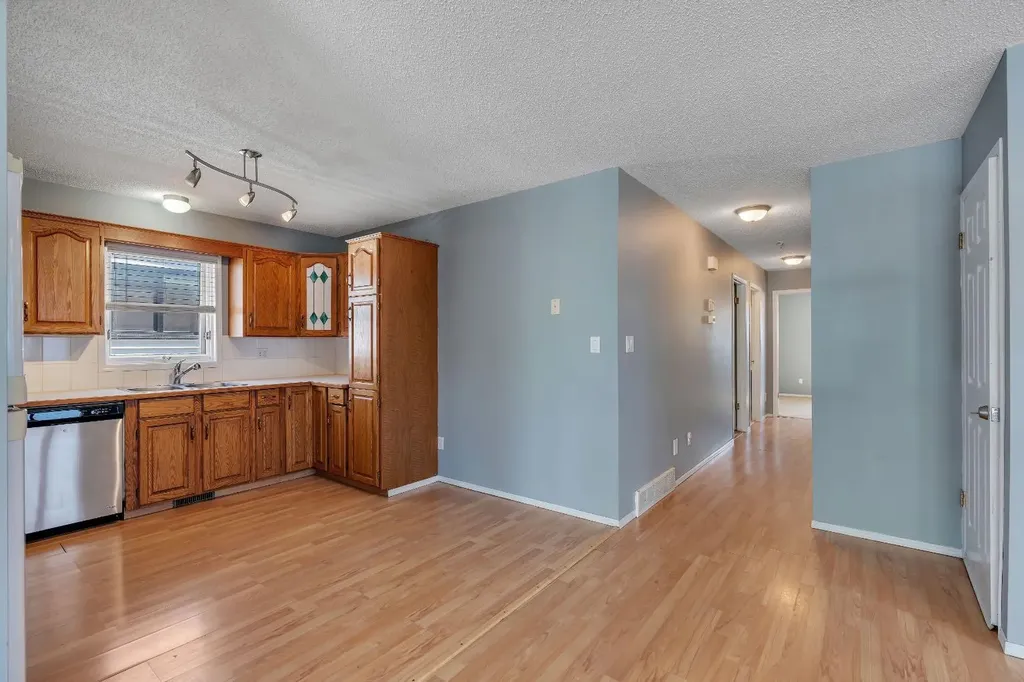 260 Erin Woods Drive SE Calgary AB T2B 3B9