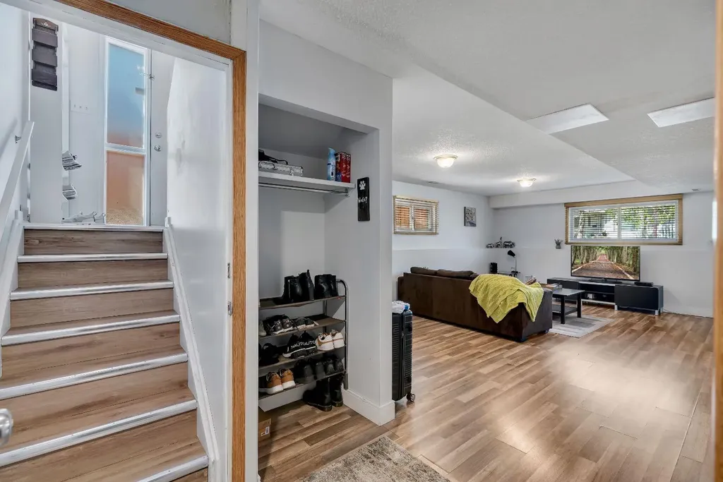 260 Erin Woods Drive SE Calgary AB T2B 3B9