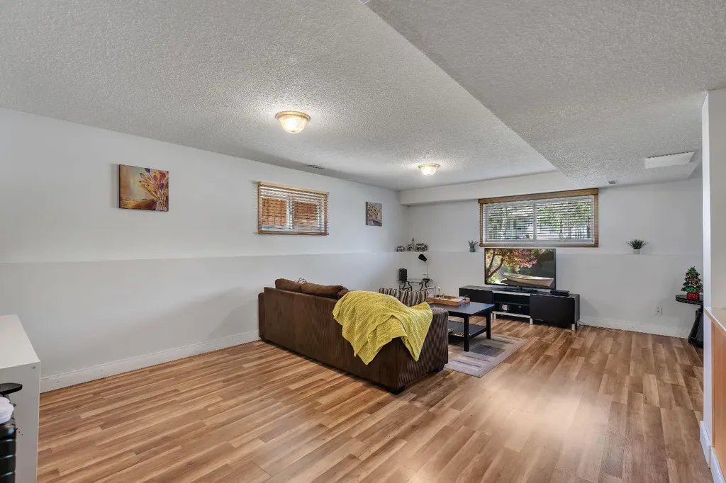 260 Erin Woods Drive SE Calgary AB T2B 3B9