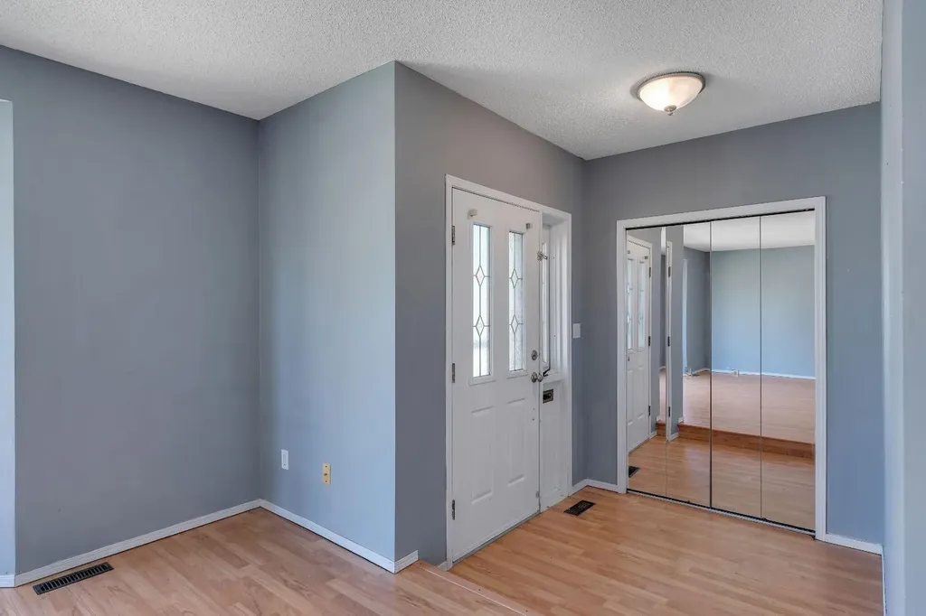 260 Erin Woods Drive SE Calgary AB T2B 3B9