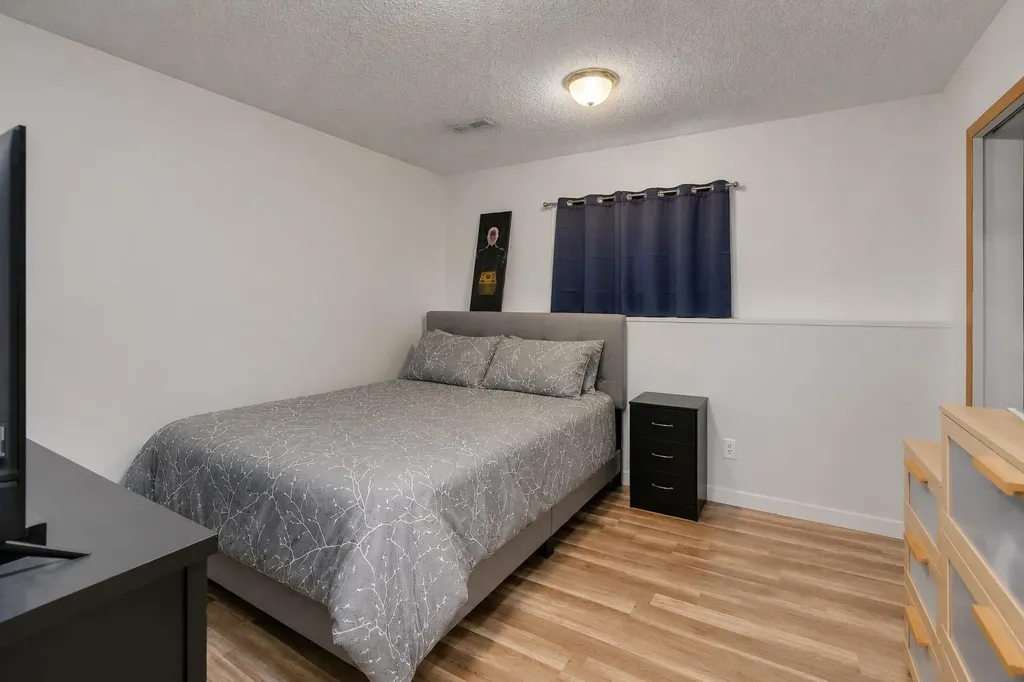 260 Erin Woods Drive SE Calgary AB T2B 3B9
