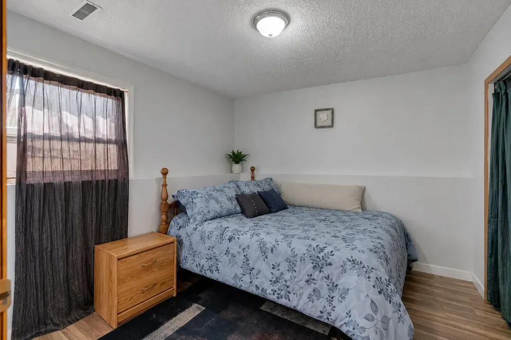 260 Erin Woods Drive SE Calgary AB T2B 3B9