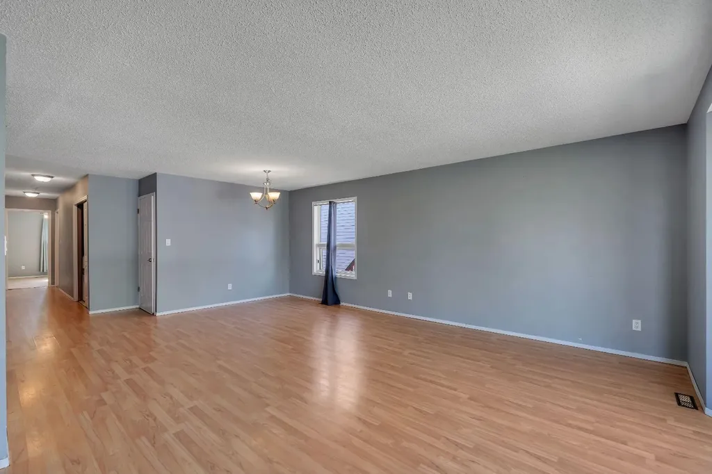 260 Erin Woods Drive SE Calgary AB T2B 3B9