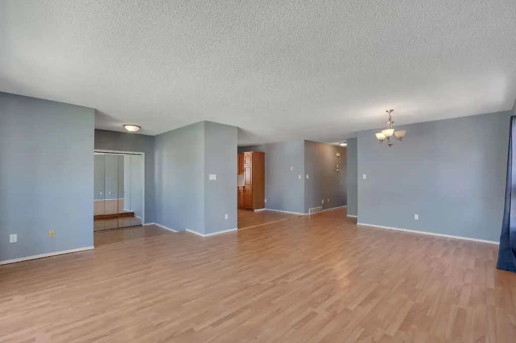 260 Erin Woods Drive SE Calgary AB T2B 3B9