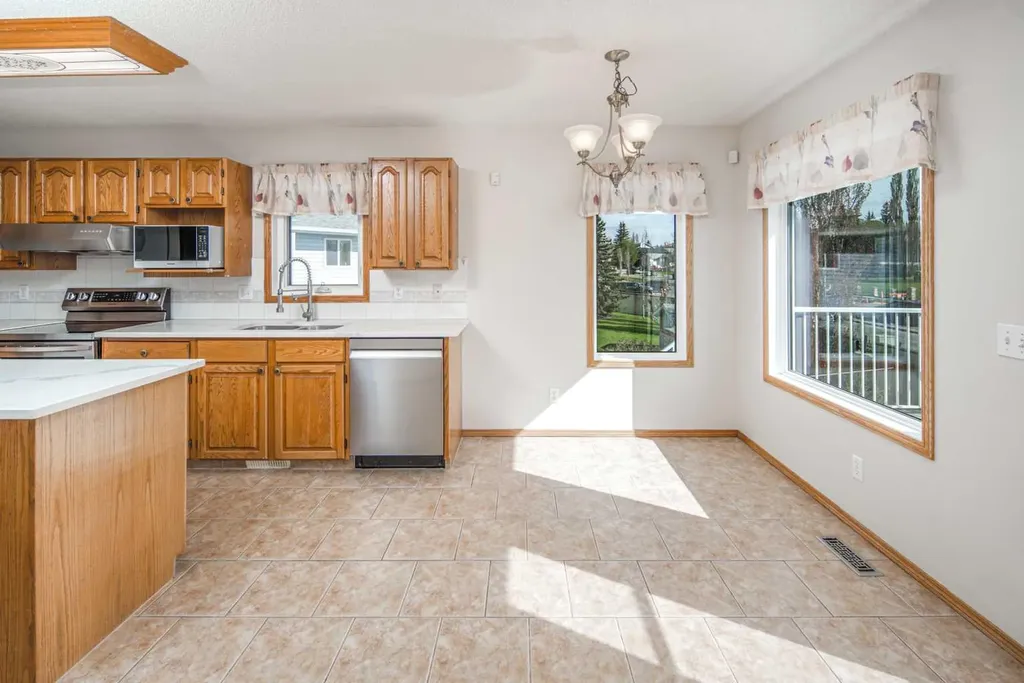 149 Sceptre Court NW Calgary AB T3L 1X9