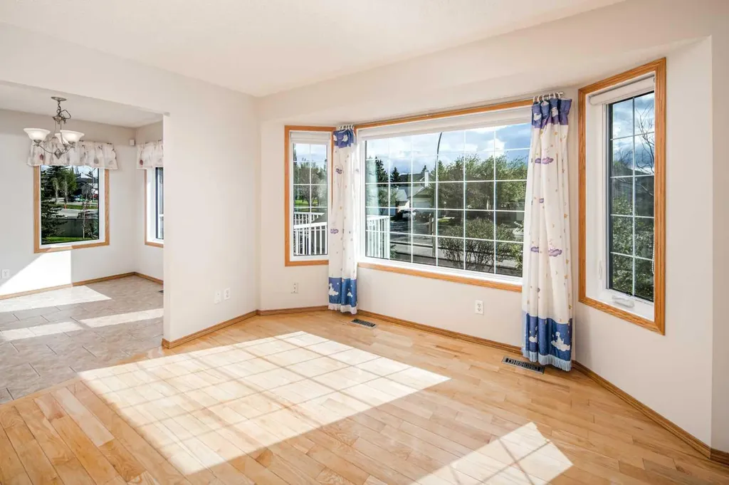 149 Sceptre Court NW Calgary AB T3L 1X9