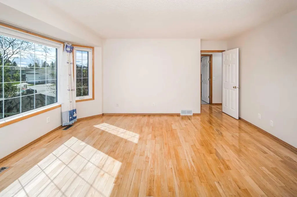 149 Sceptre Court NW Calgary AB T3L 1X9