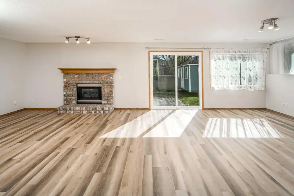 149 Sceptre Court NW Calgary AB T3L 1X9