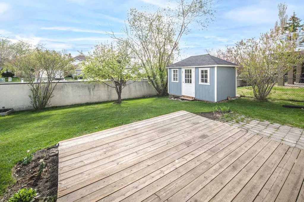 149 Sceptre Court NW Calgary AB T3L 1X9