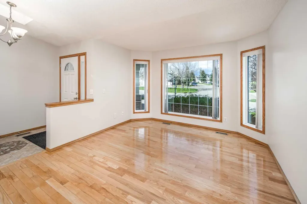 149 Sceptre Court NW Calgary AB T3L 1X9