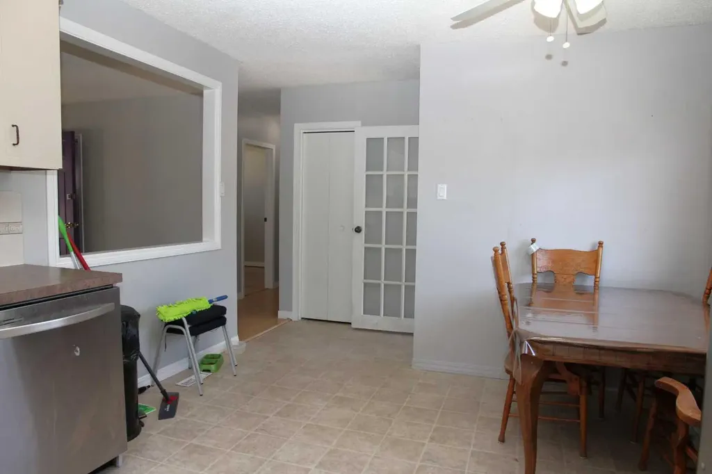 3907 49 Avenue Lloydminster SK S9V 0S1