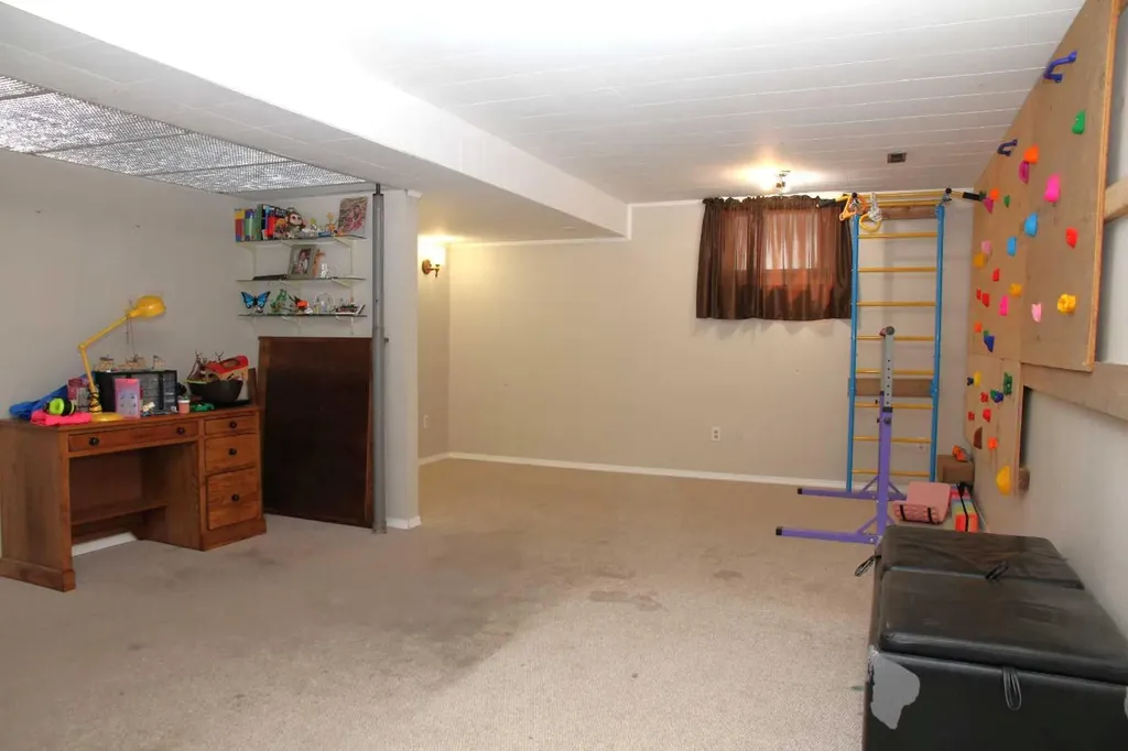 3907 49 Avenue Lloydminster SK S9V 0S1