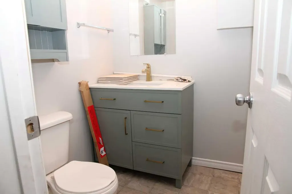3907 49 Avenue Lloydminster SK S9V 0S1