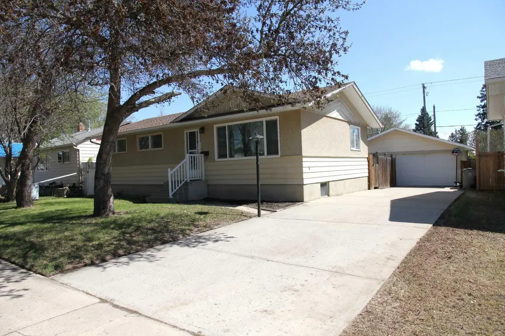 3907 49 Avenue Lloydminster SK S9V 0S1