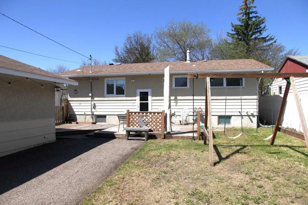 3907 49 Avenue Lloydminster SK S9V 0S1
