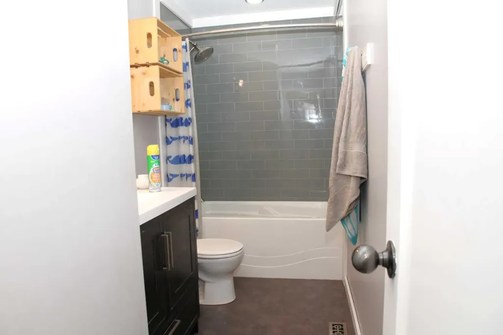 3907 49 Avenue Lloydminster SK S9V 0S1