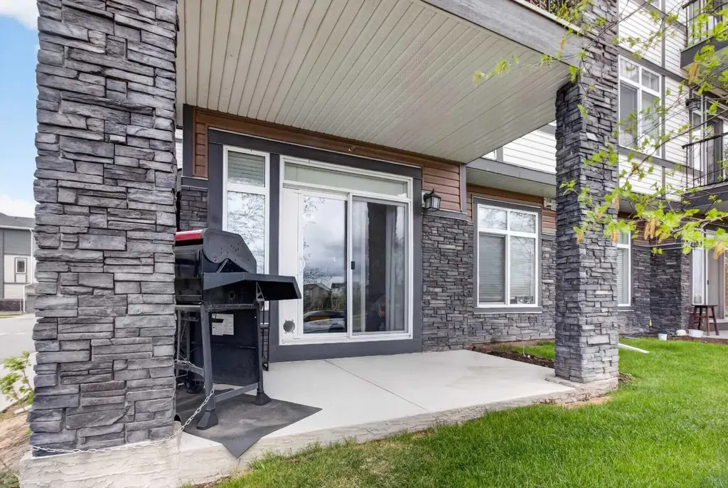 6603 New Brighton Avenue SE Calgary AB T2Z5E5
