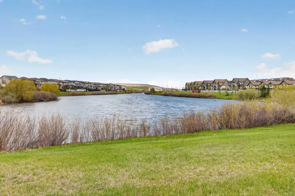 6603 New Brighton Avenue SE Calgary AB T2Z5E5